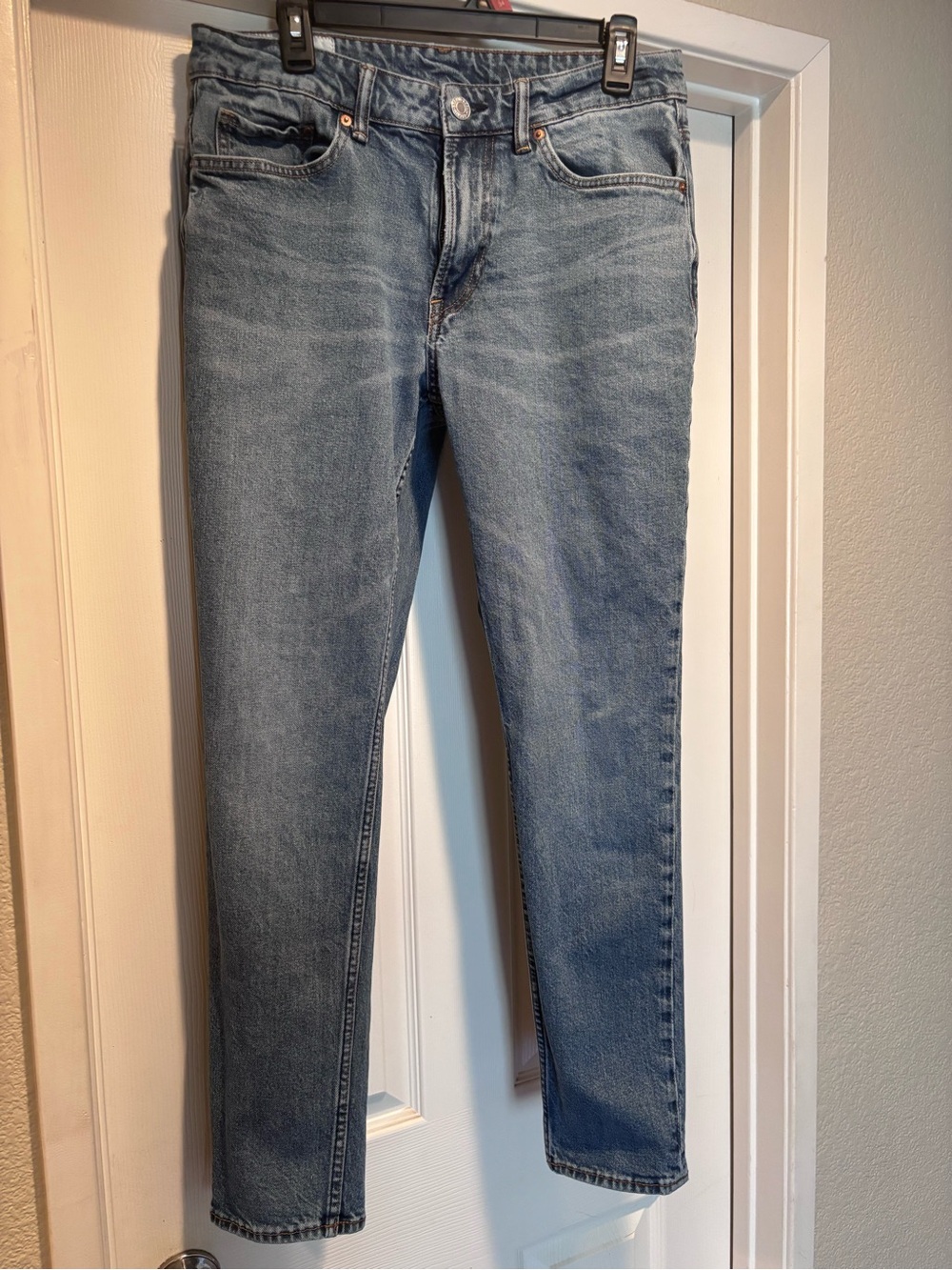 See Desc. H&M (31/32) Tapered Regular Fit Functioning Measurements